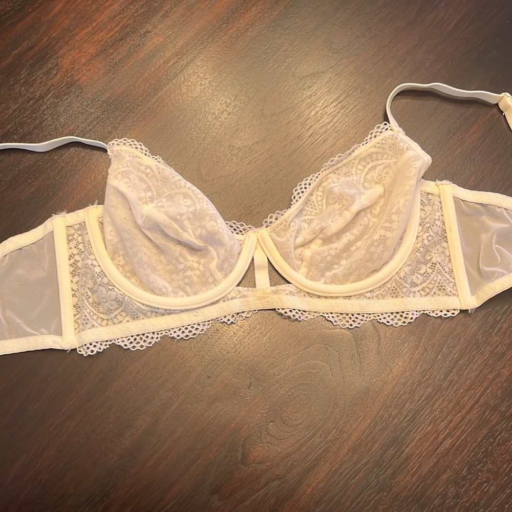 Ambrielle Bra - Picture 5 of 6